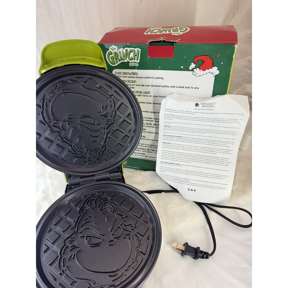 New Grinch waffle maker, Dr Seuss - Picture 7 of 9